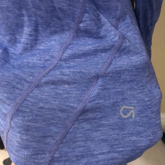 💙 GapFit breathe variegated stretchy long thumb hole sleeve performance top - Picture 3 of 14